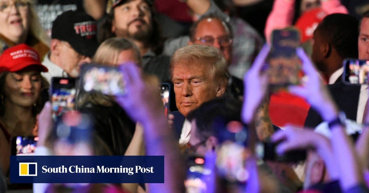 Trump Pennsylvania event derailed after audience members faint