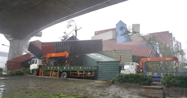 Typhoon Krathon causes floods and mudslides across Taiwan