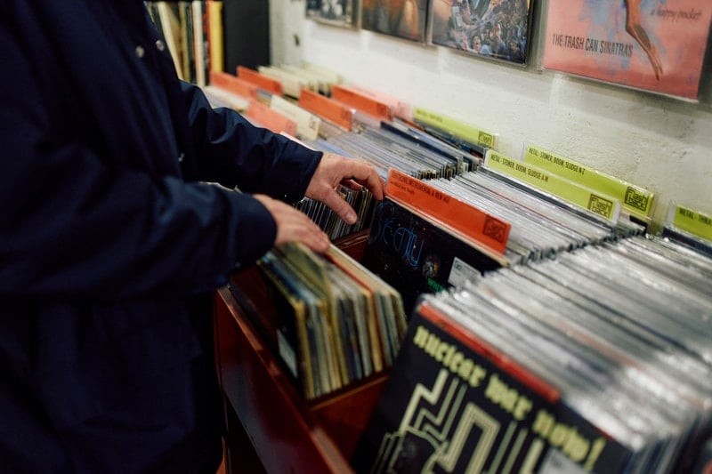 Vinyl Record Sales Experience 33% Drop in 2024