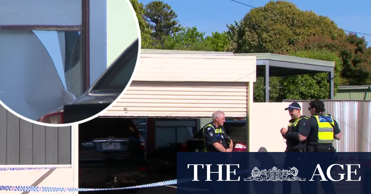 Violent home invasion leaves Victorian pair in hospital