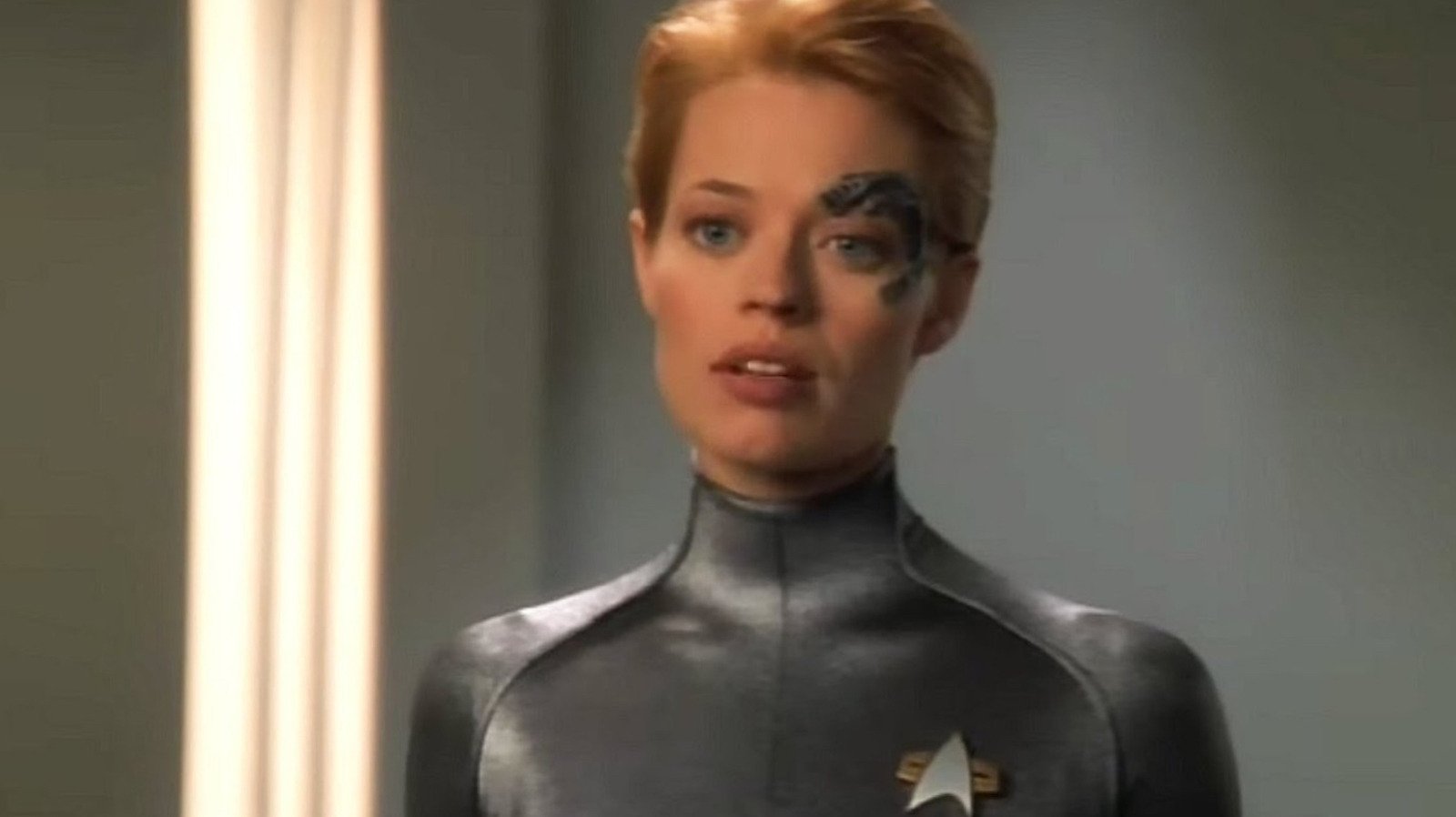 Dwayne Johnson Left Jeri Ryan A Hilarious Gift On The Star Trek: Voyager Set