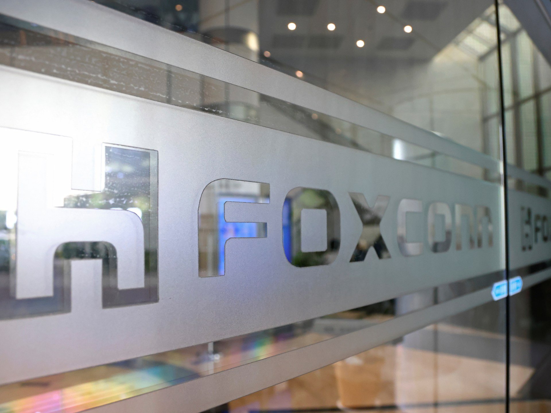 Taiwan says four employees of Apple supplier Foxconn arrested in China