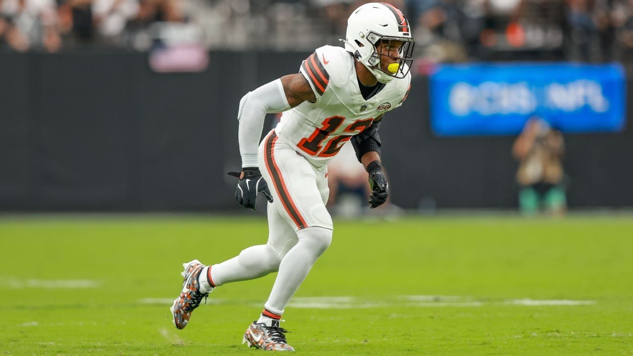 Myles Garrett's blocked FG leads to 50-yard Rodney McLeod Jr. TD for Browns