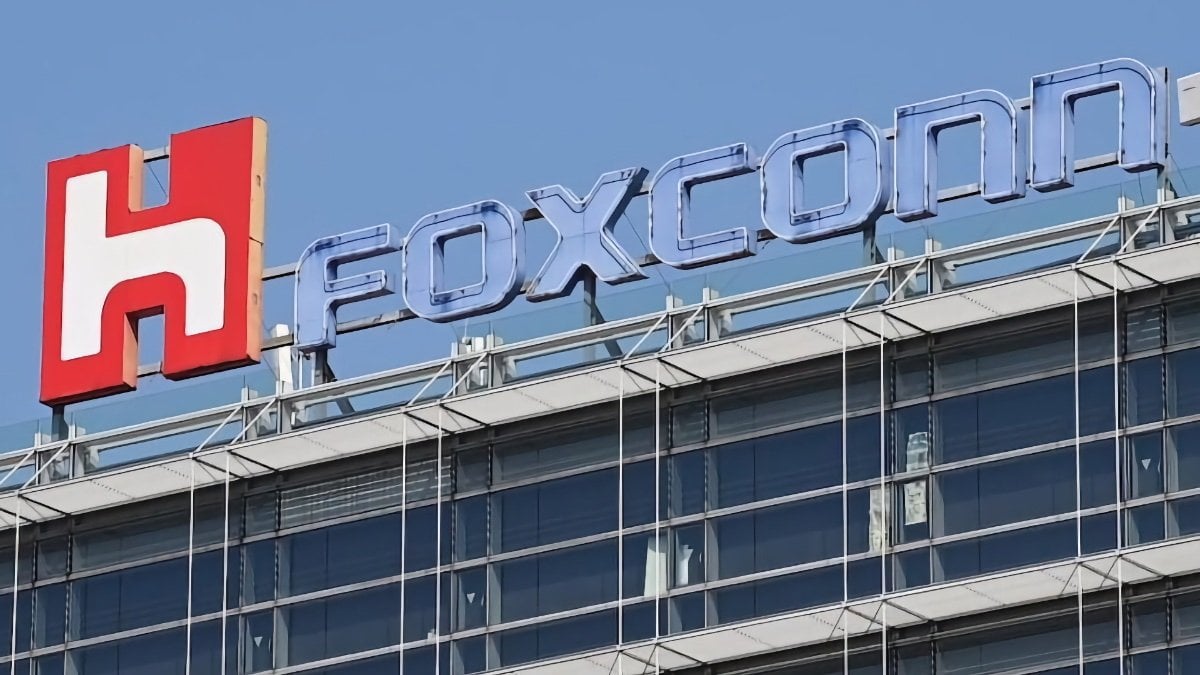 Tensions escalate as China arrests Foxconn staff at key Apple factory