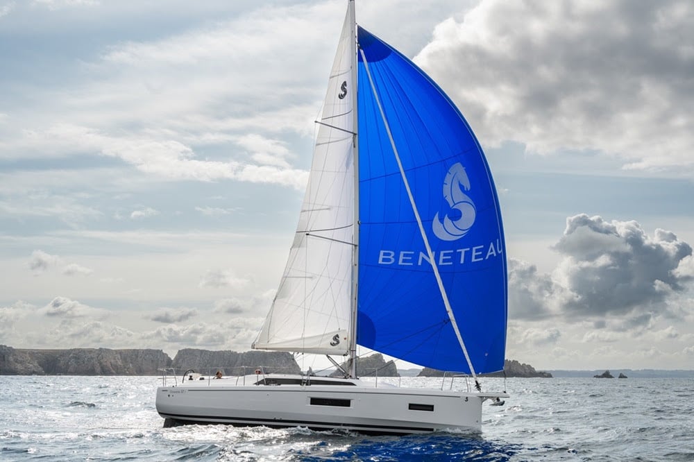 Beneteau’s versatile, voluminous Oceanis 37.1