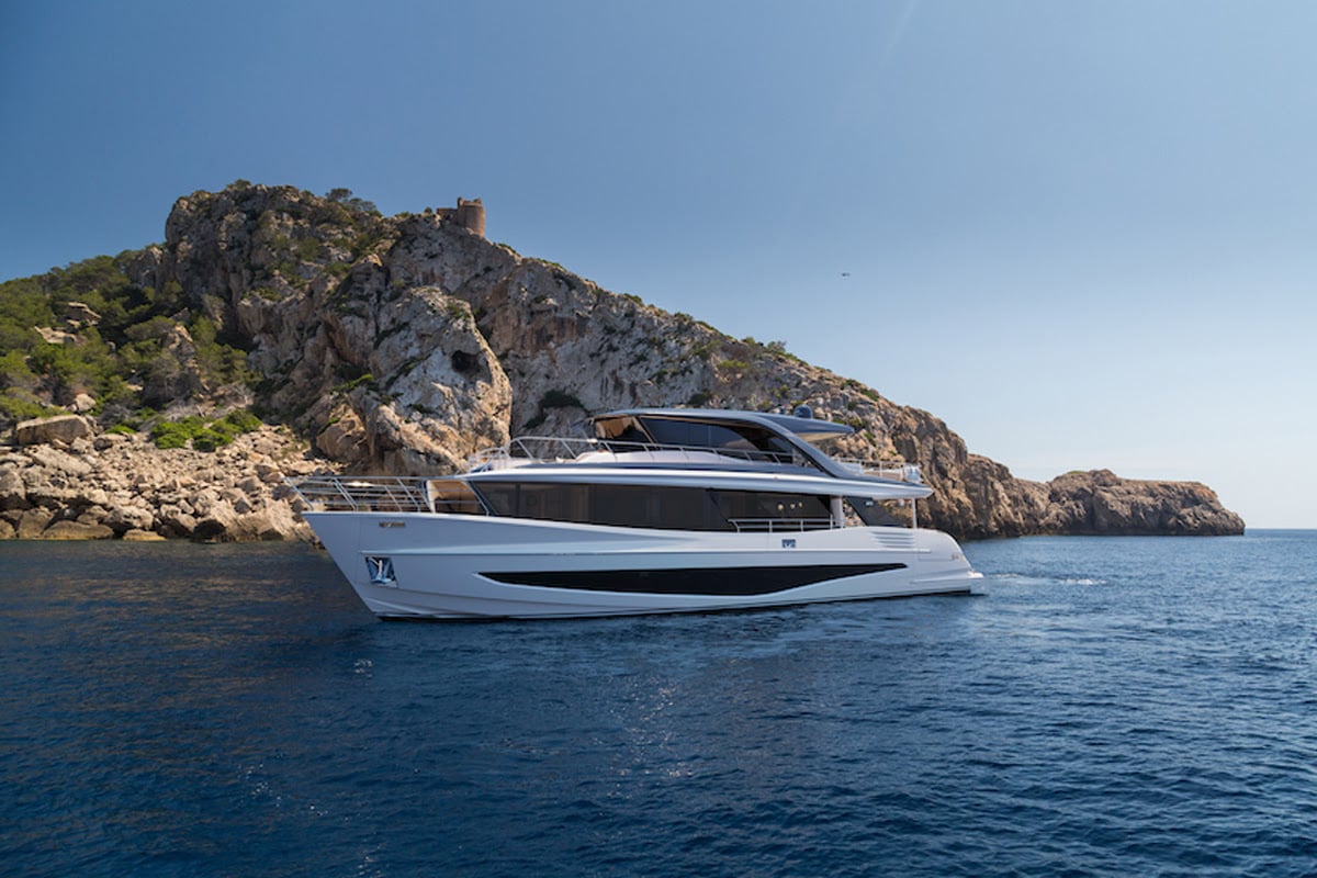 Princess Yachts Unveils the X90