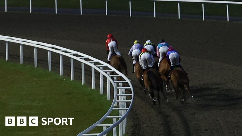 'Could have been a disaster' - race voided as stalls stranded on track