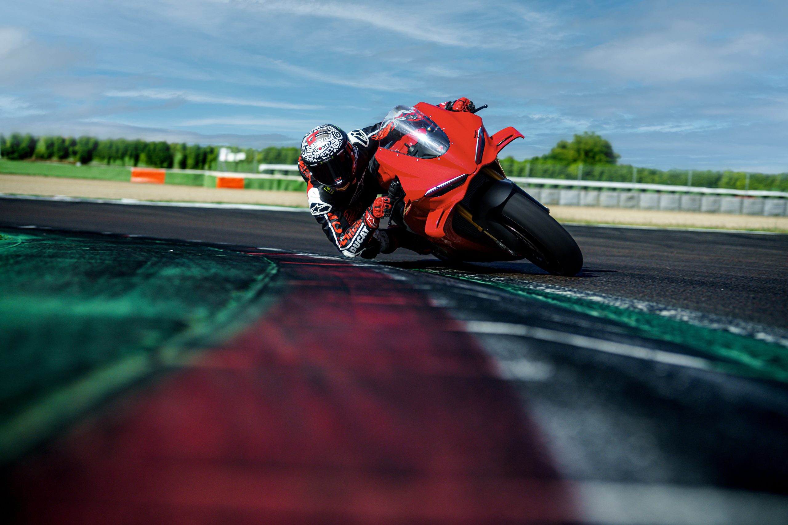 Performance Improvements Power the 2025 Ducati Panigale V4