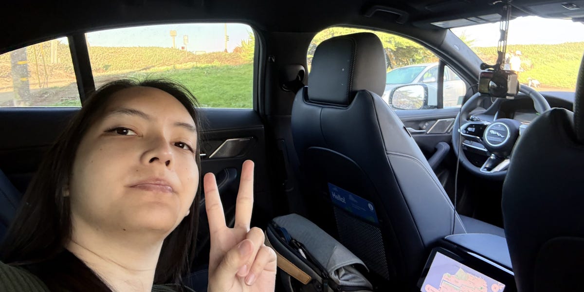 A former Twitter engineer got a Waymo robot taxi to give her a 6.5-hour ride around San Francisco. Here's what happened.