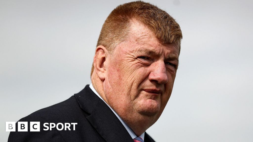 Trainer Hanlon's ban over dead horse transport cut