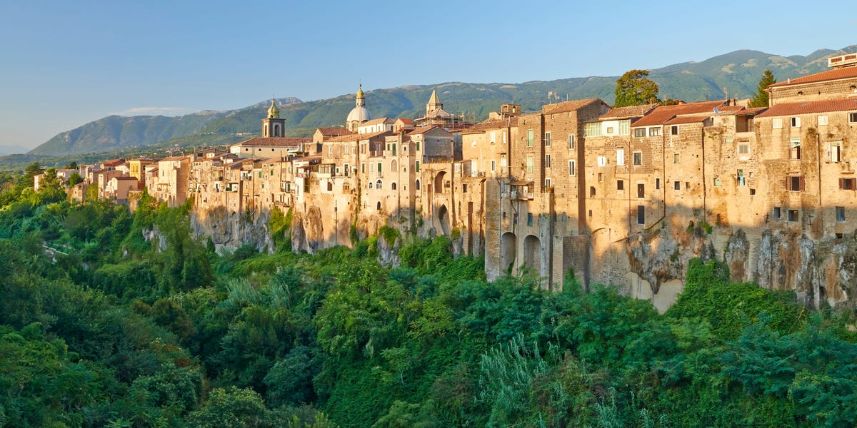 An Italian travel expert shares the best hidden-gem destinations in Italy to visit in the offseason