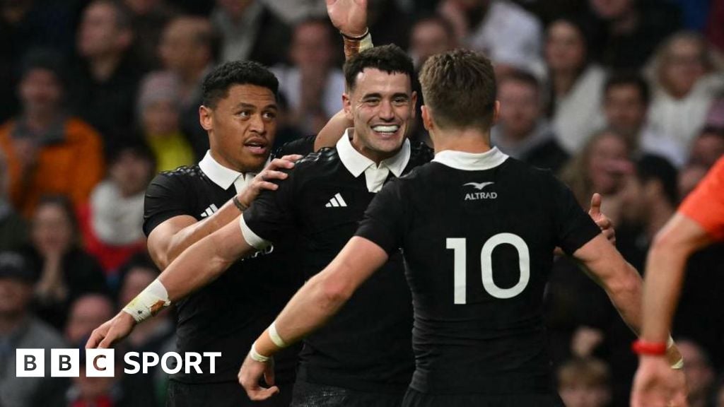 All Blacks edge out England in dramatic finale