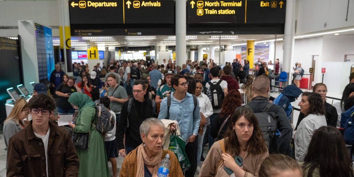 Air traffic control chaos affecting 700,000 passengers was made worse when an engineer couldn't log in remotely