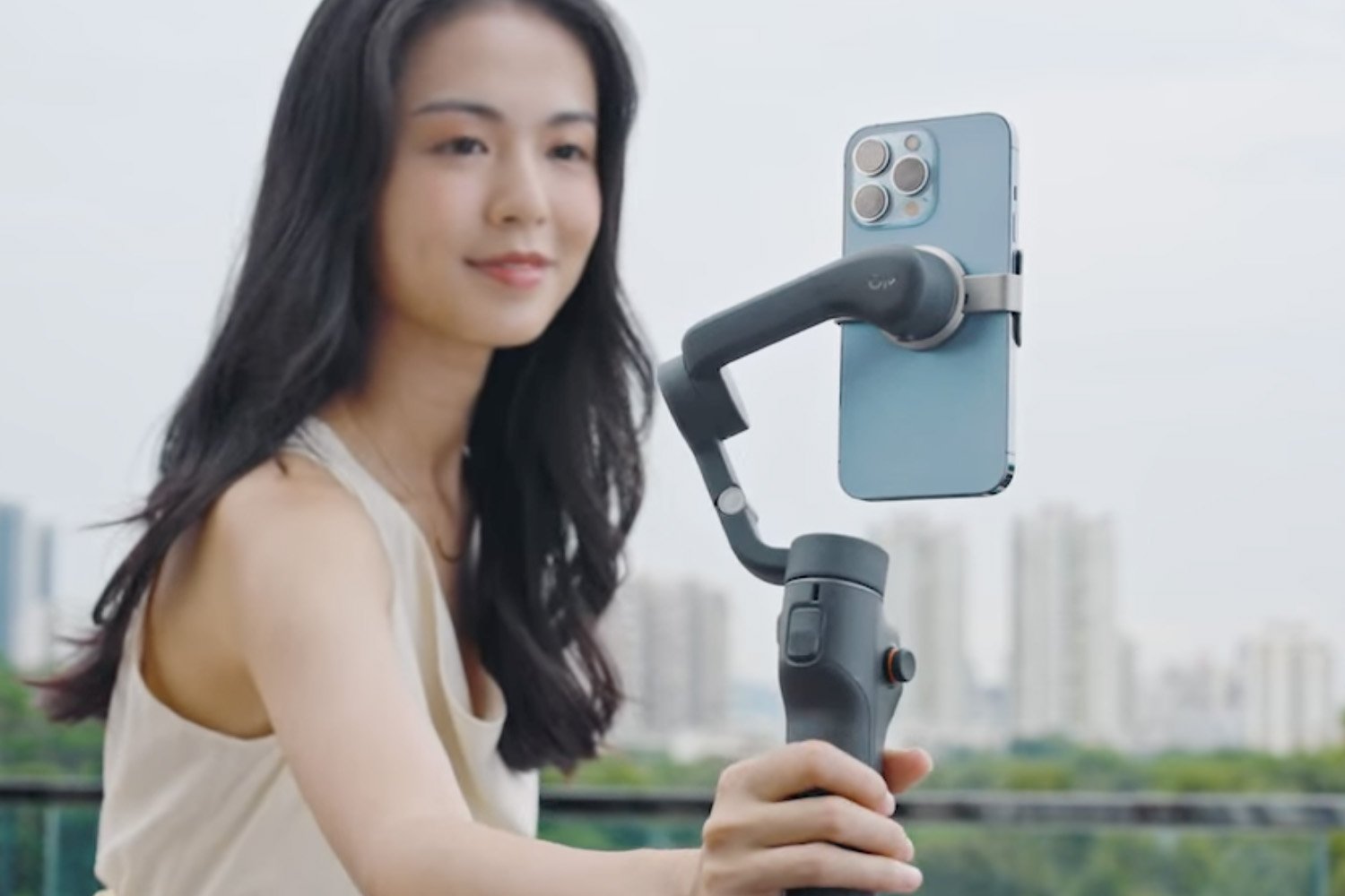 For Early Black Friday, The DJI Osmo Mobile 6 Stabilizer Is Available at 50% Off Its Launch Price