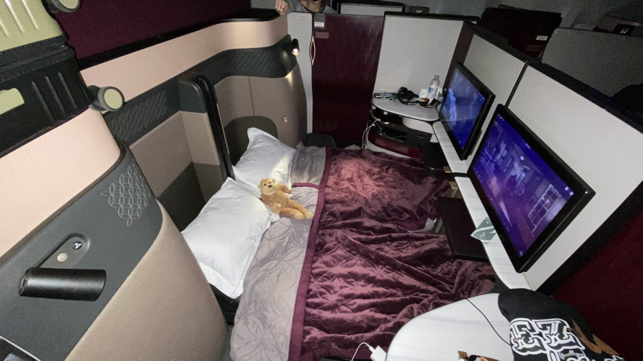 Amex Offers: Qatar Airways Spend $2k get $300 back