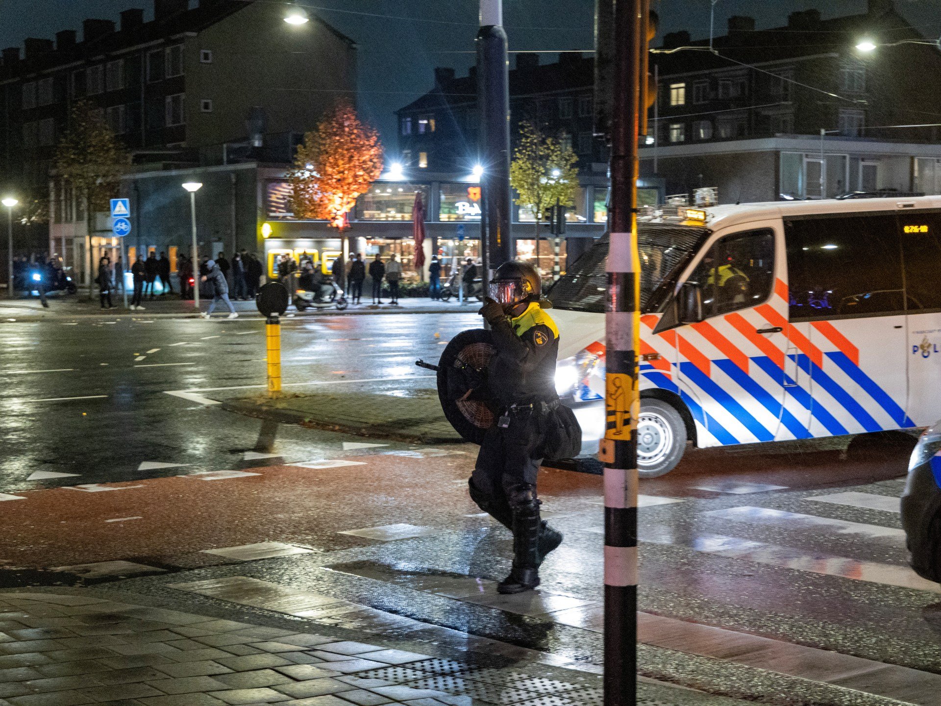 Unrest in Amsterdam as further arrests made over Maccabi clashes