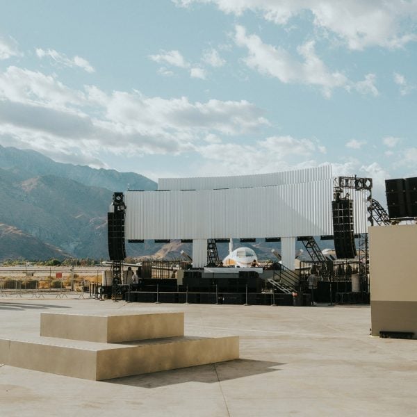 Theo de Meyer uses "utilitarian aesthetics" for Palm Springs festival design