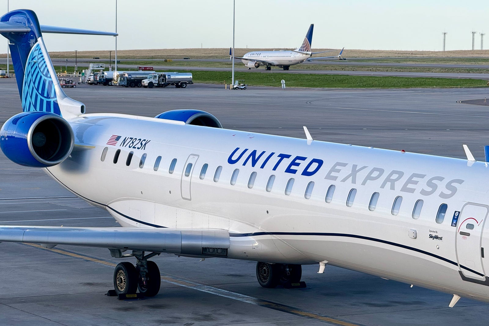 United Airlines cuts 3 routes, but adds 3 others and starts a turf war