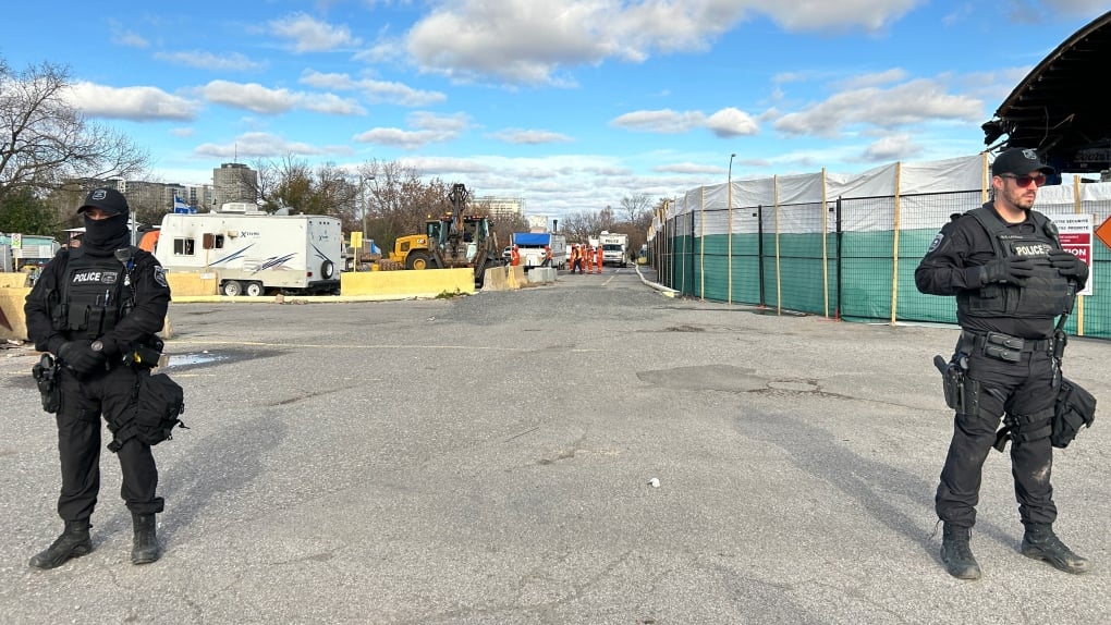 6 people arrested during police operation at Guertin arena in Gatineau, Que. 