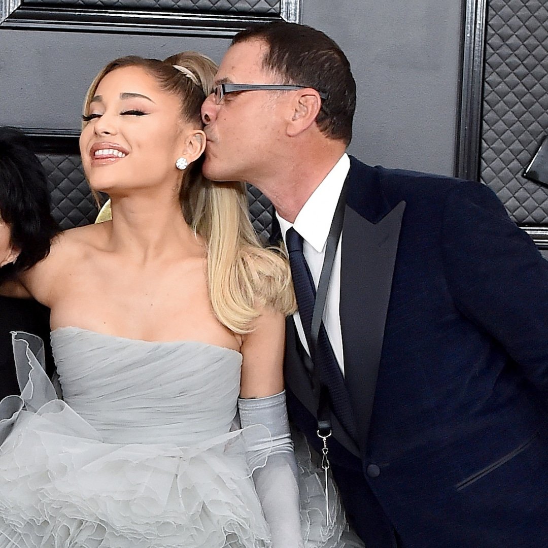  Ariana Grande Shares Dad's Reaction to Using His Last Name in Wicked 