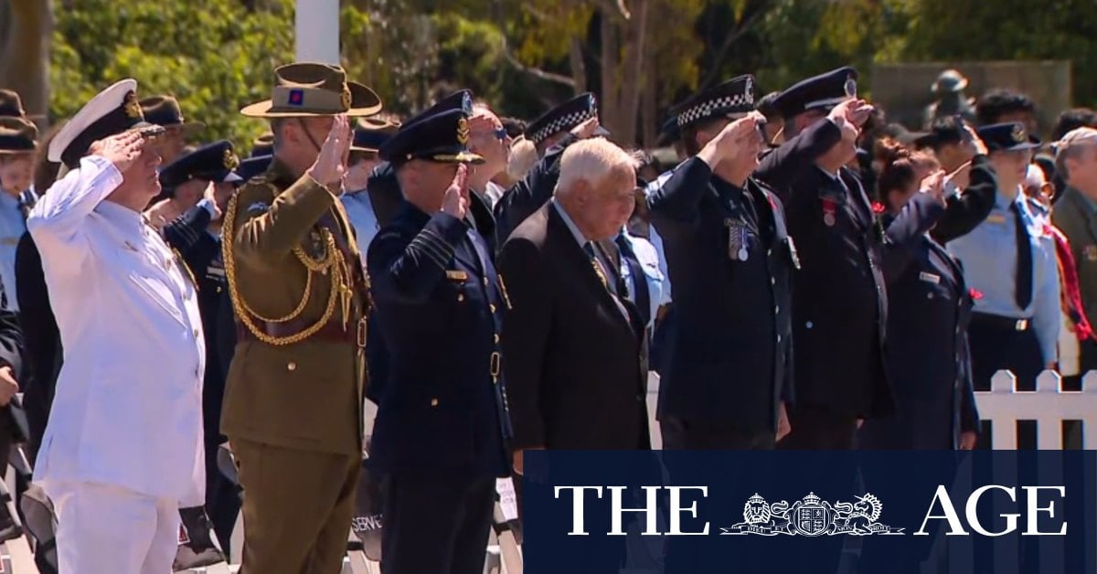 Australia pauses for Remembrance Day