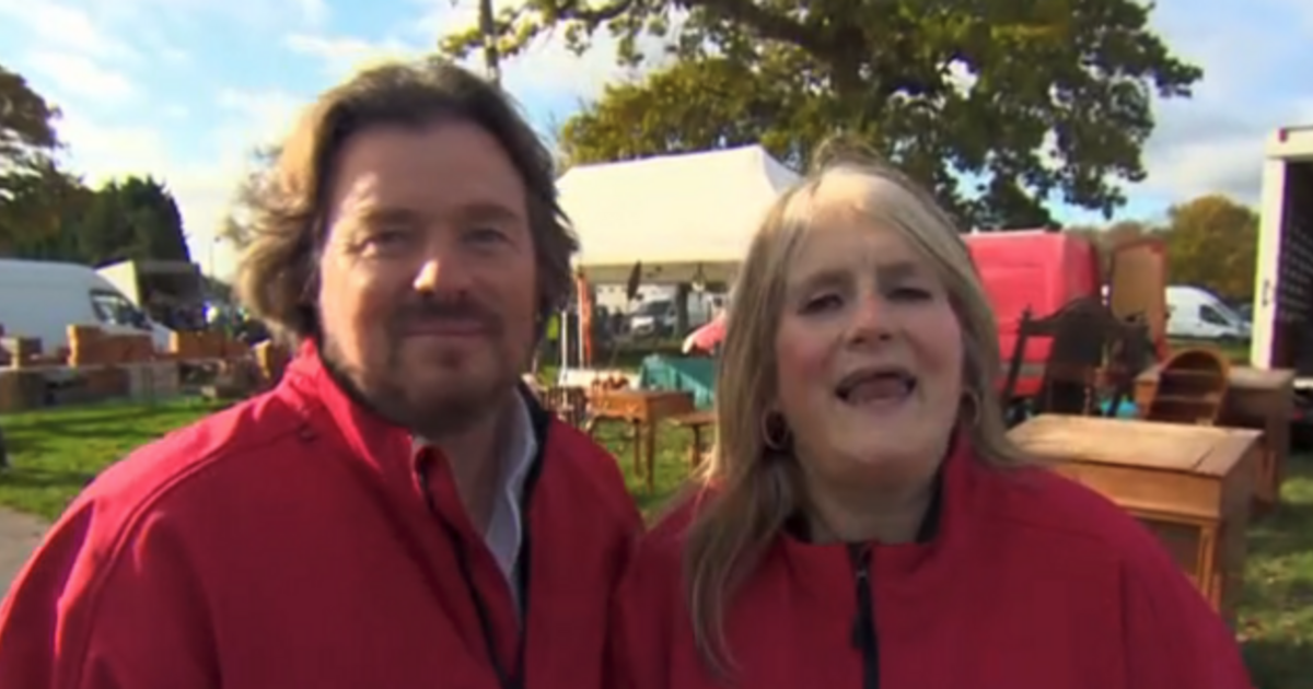 Bargain Hunt star snaps 'listen' as couple get into furious row over items on camera