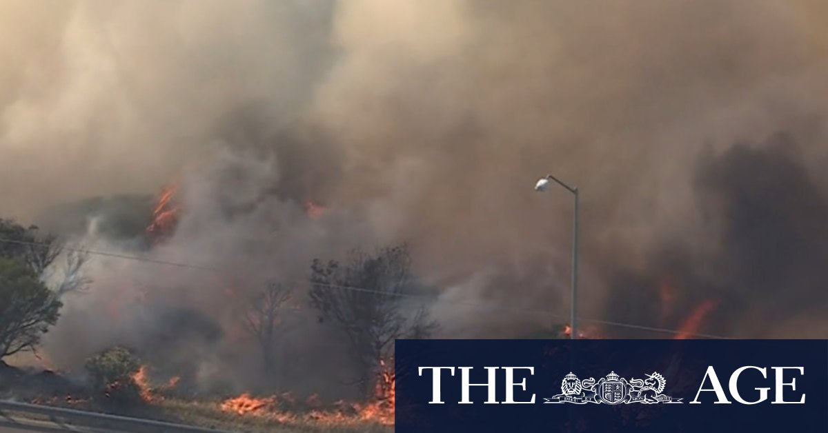 Bushfire emergency closes busy Perth road