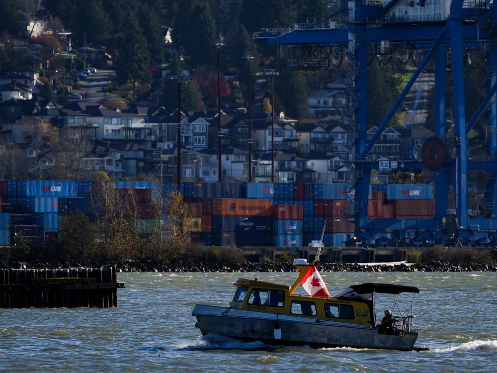 Business groups say B.C. port stoppage will hurt companies, Canadian economy