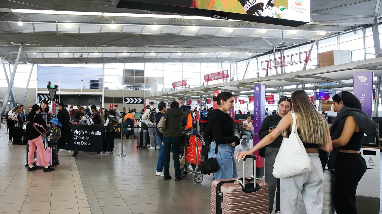 Chaos amid international airport outage