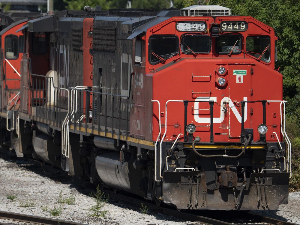 CN Rail mechanics, clerks approve strike mandate