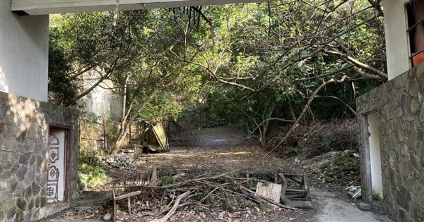 Dead body discovered in abandoned Taichung amusement park