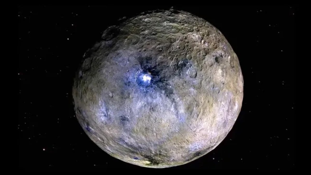 Dwarf Planet Ceres Once Hosted a Muddy Ocean Below Its Icy Surface