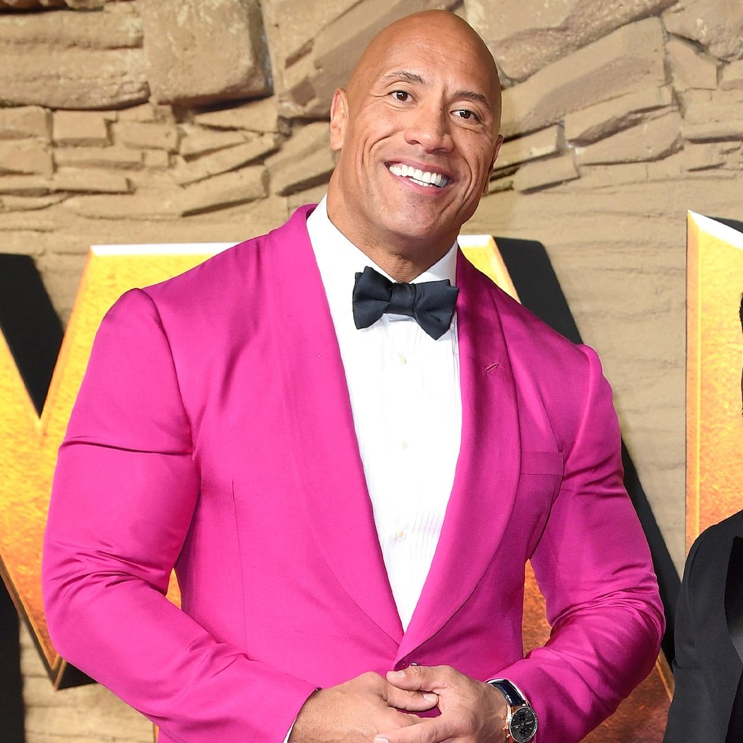  Dwayne Johnson Admits to Peeing in Bottles on Set 