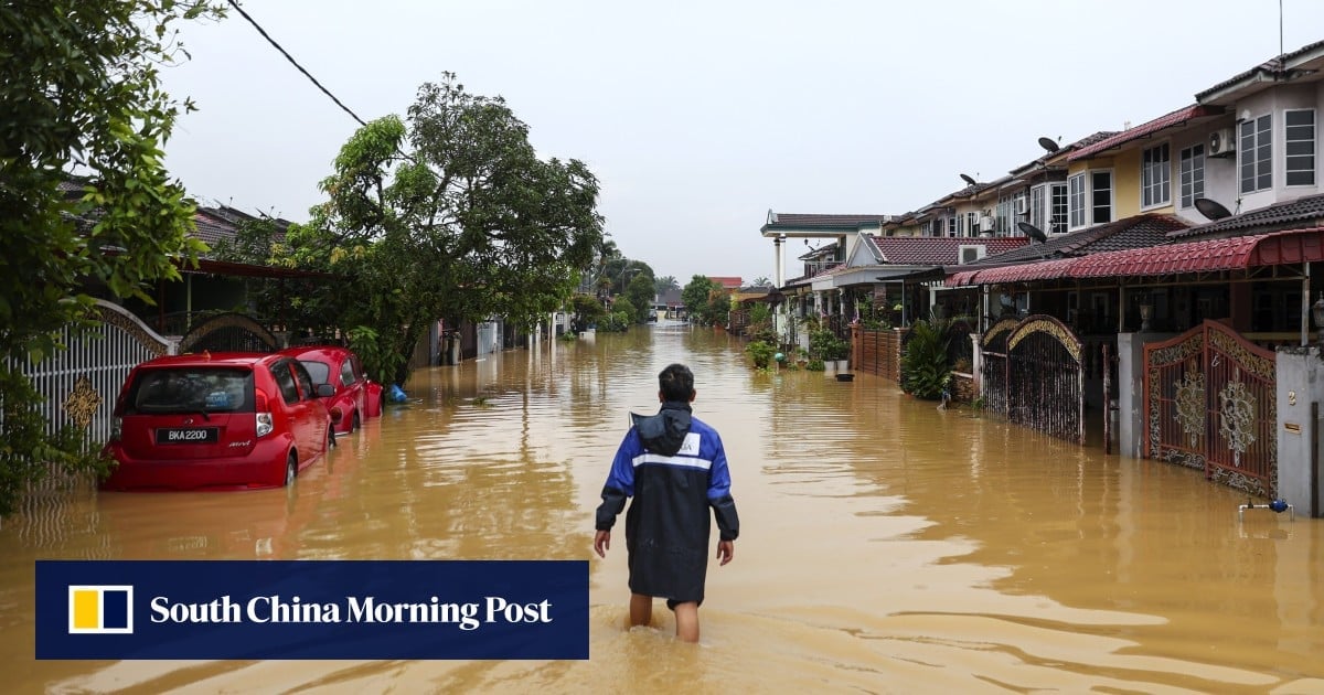 Floods wreak havoc in Malaysia, southern Thailand as tens of thousands evacuated