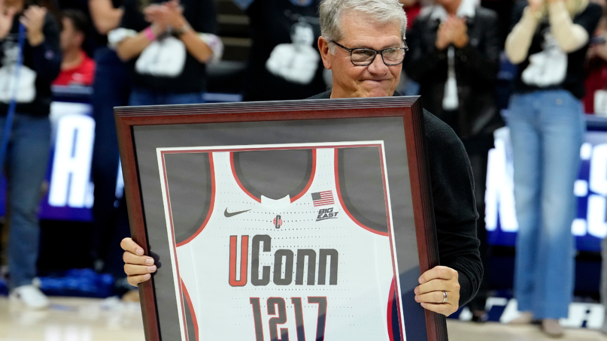  Geno Auriemma becomes D-I basketball's all-time wins leader; 76ers fall again, lose Paul George to injury 