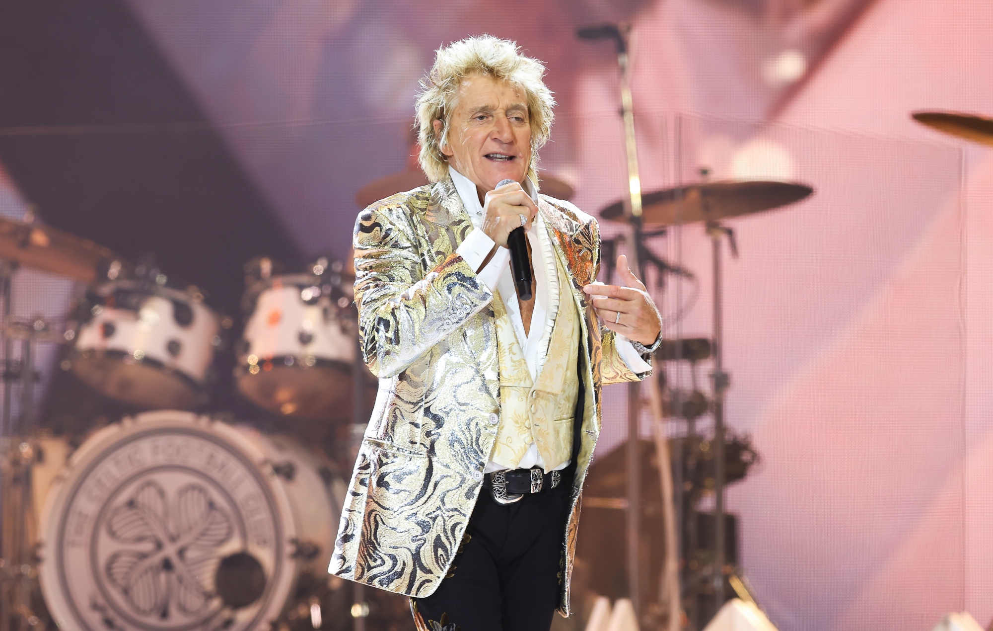 Glastonbury Festival announces Rod Stewart for 2025 Legend Slot