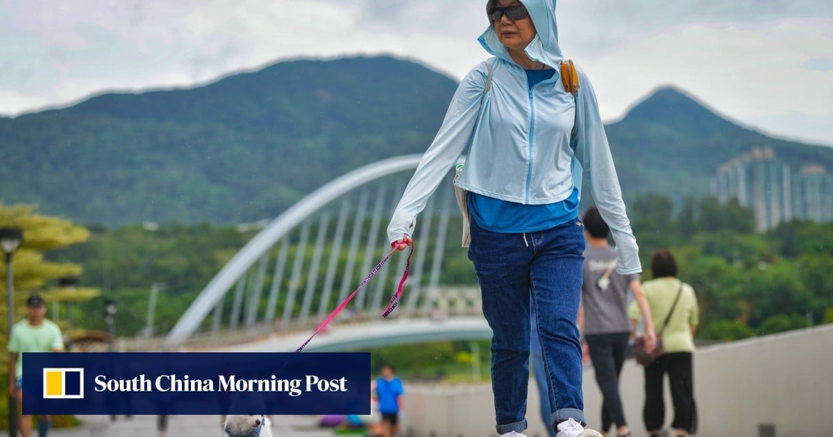 Hong Kong to issue T1 between 8pm and midnight as Tropical Cyclone Toraji looms