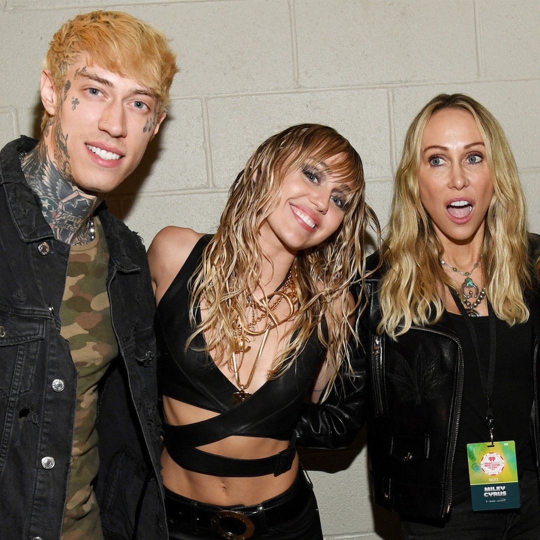  How Trace Cyrus Really Feels About Sister Miley Cyrus' Fame 