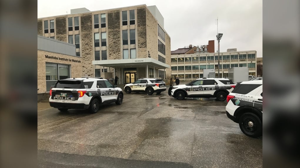 Incident resolved after reports of man armed with knife at U of M