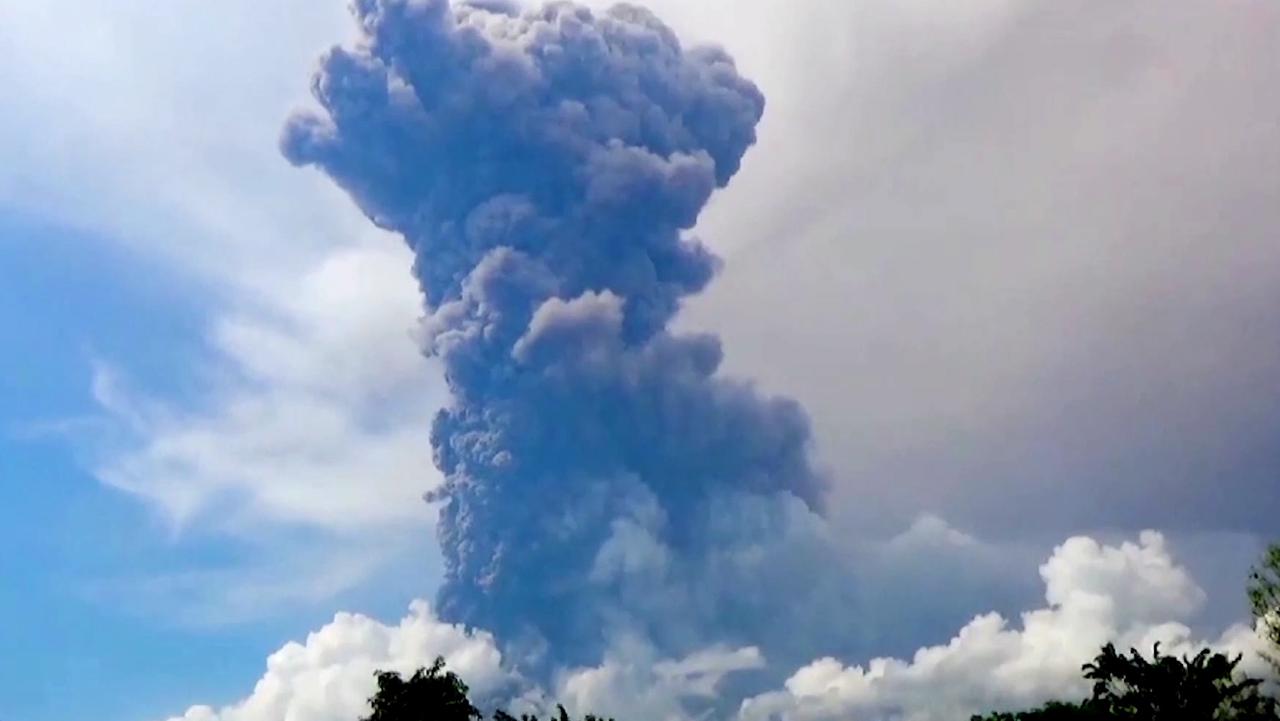 Incredible video as Bali flights axed