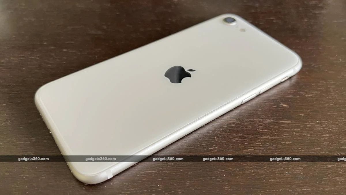 iPhone SE 4 Mass Production to Begin in December Ahead of Expected Debut in 2025: Kuo