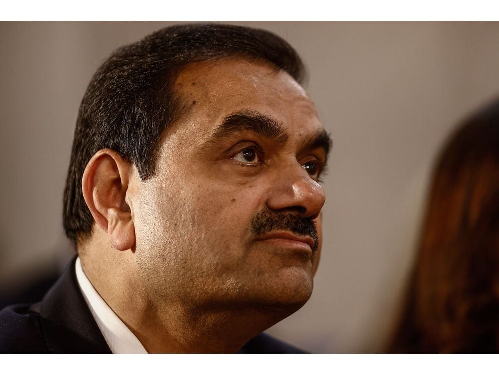 Japanese Banks Sticking With Adani as Jefferies, Barclays Review Ties