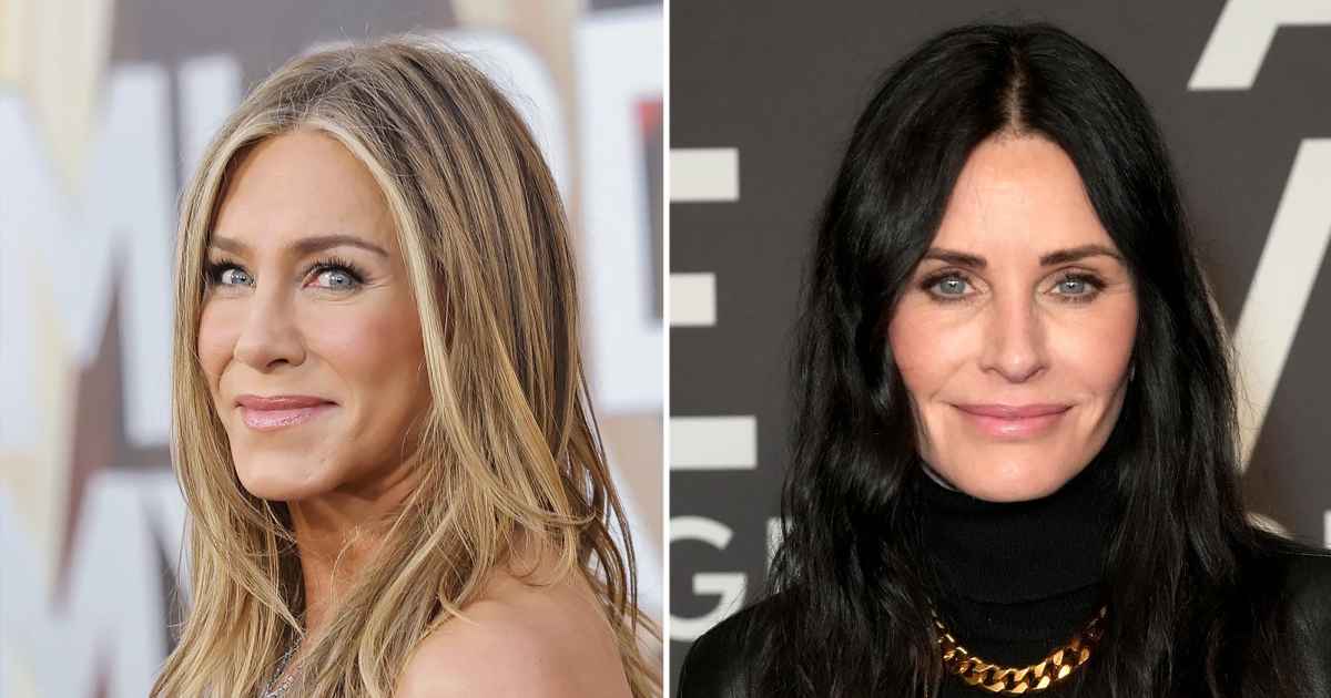 Jennifer Aniston Shares Sweet Photos From Friendsgiving With Courteney Cox