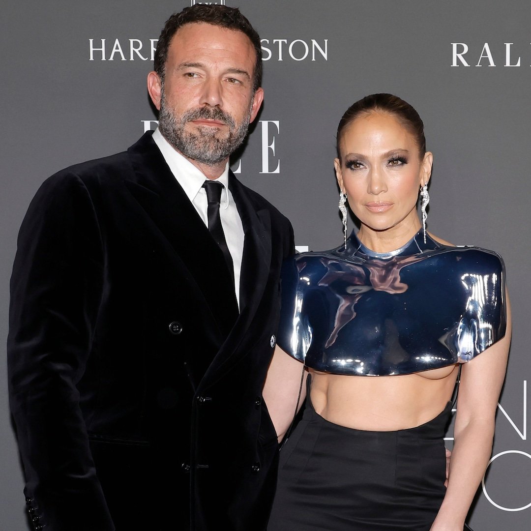  Jennifer Lopez Reacts to Ben Affleck Calling Her "Spectacular" 