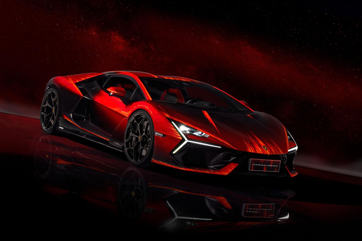 Lamborghini Reveals New One-Off Revuelto Opera Unica