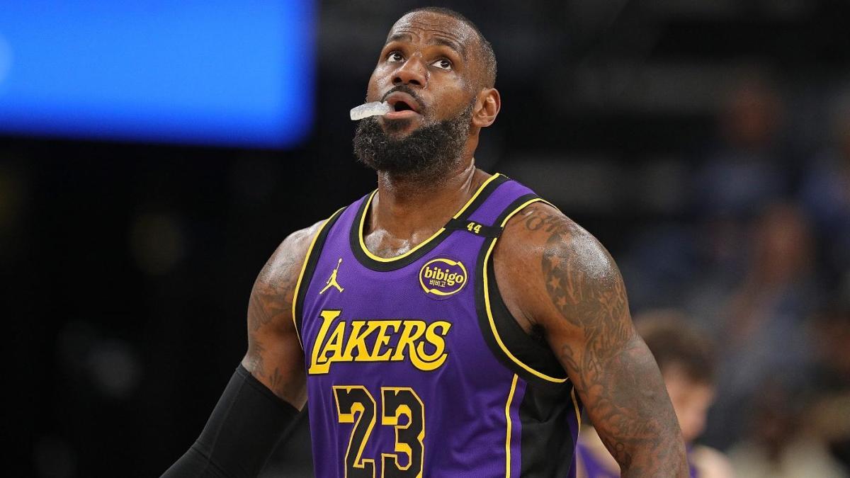  LeBron James announces social media hiatus: Lakers star cites 'negativity' online as reason for logging off 