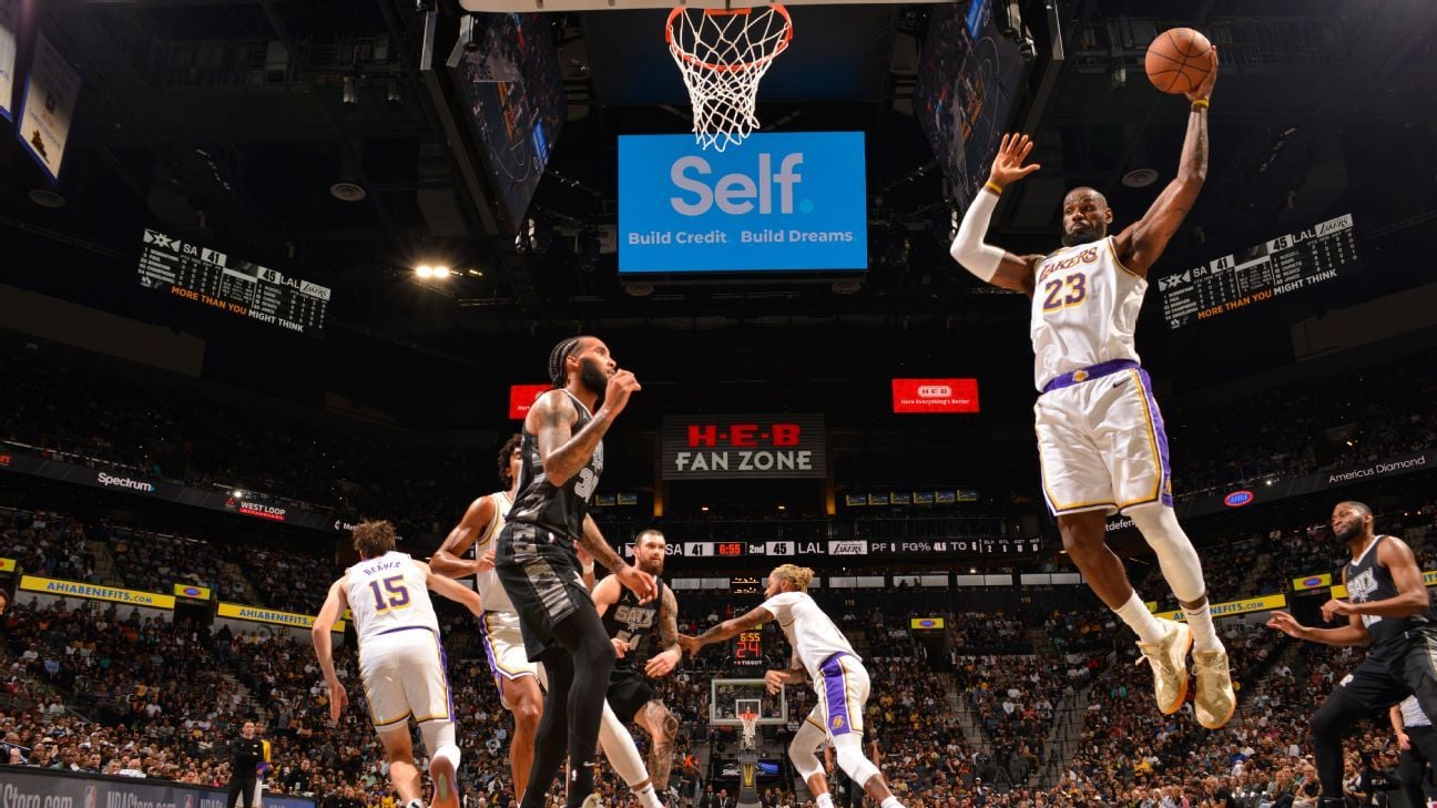 LeBron ups triple-double streak to 4 in L.A. win