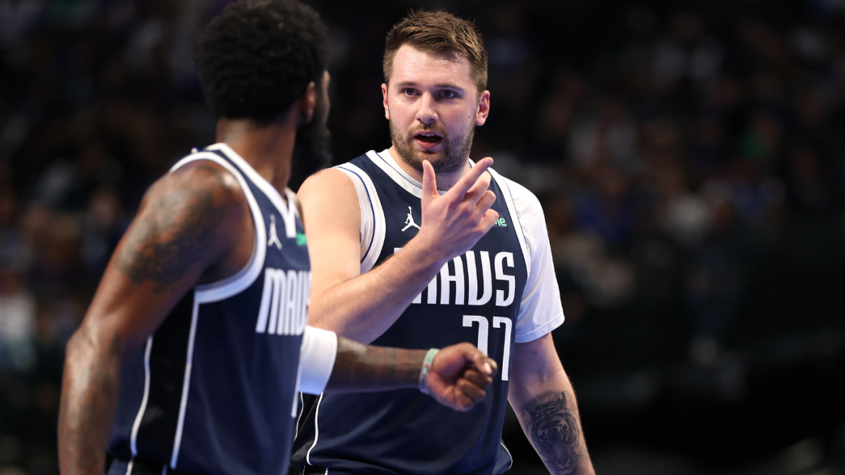  Luka Doncic injury: Mavericks star out at least one week with wrist sprain, per report 