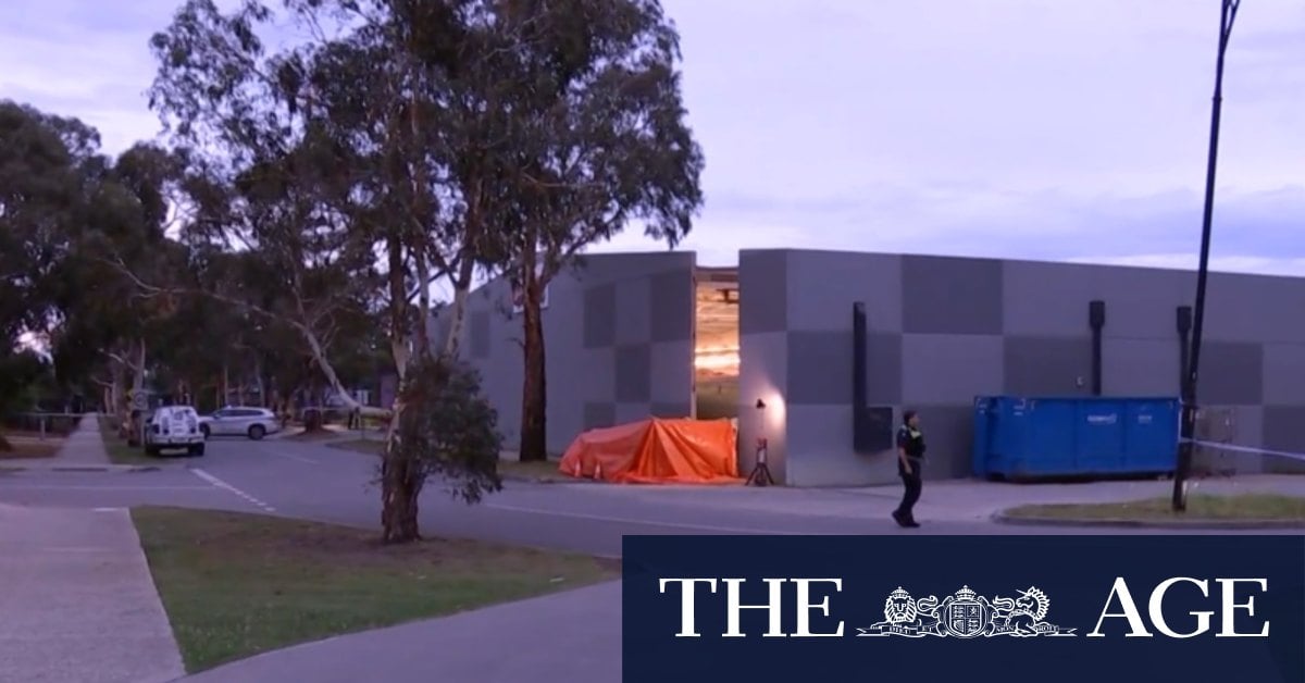 Man dead after crashing into Melbourne supermarket