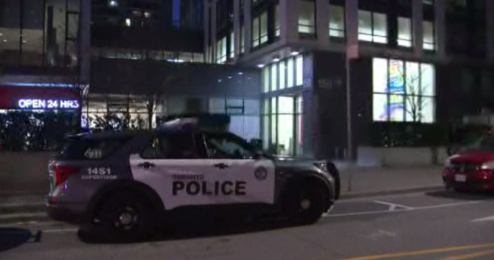 Man dead in stabbing following argument in downtown Toronto: police